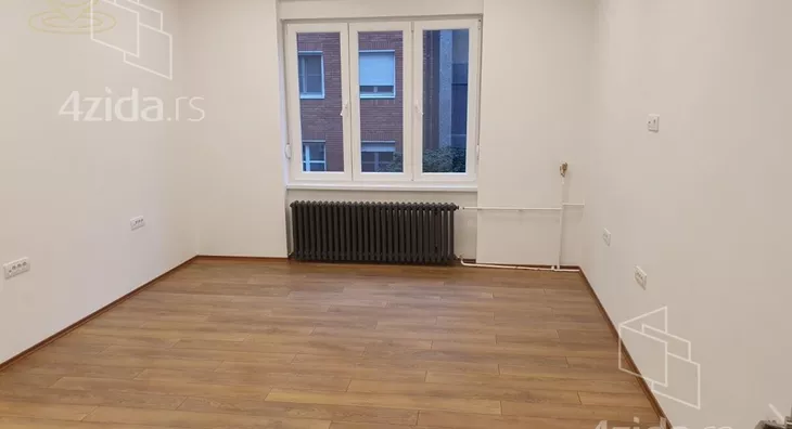 Četvoroiposoban stan | 4zida