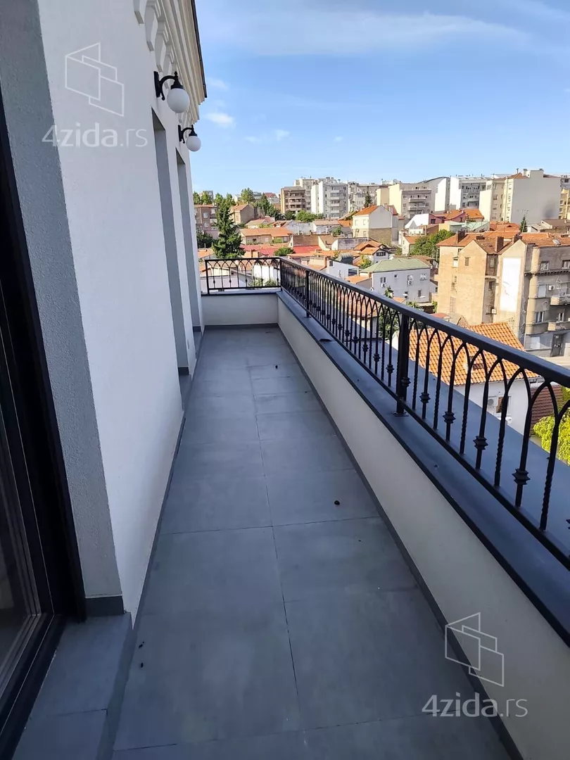 Petosoban stan | 4zida