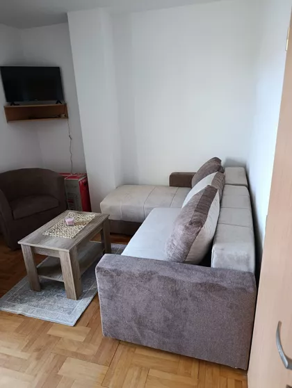 Miće Popovića 3 | 4zida.rs
