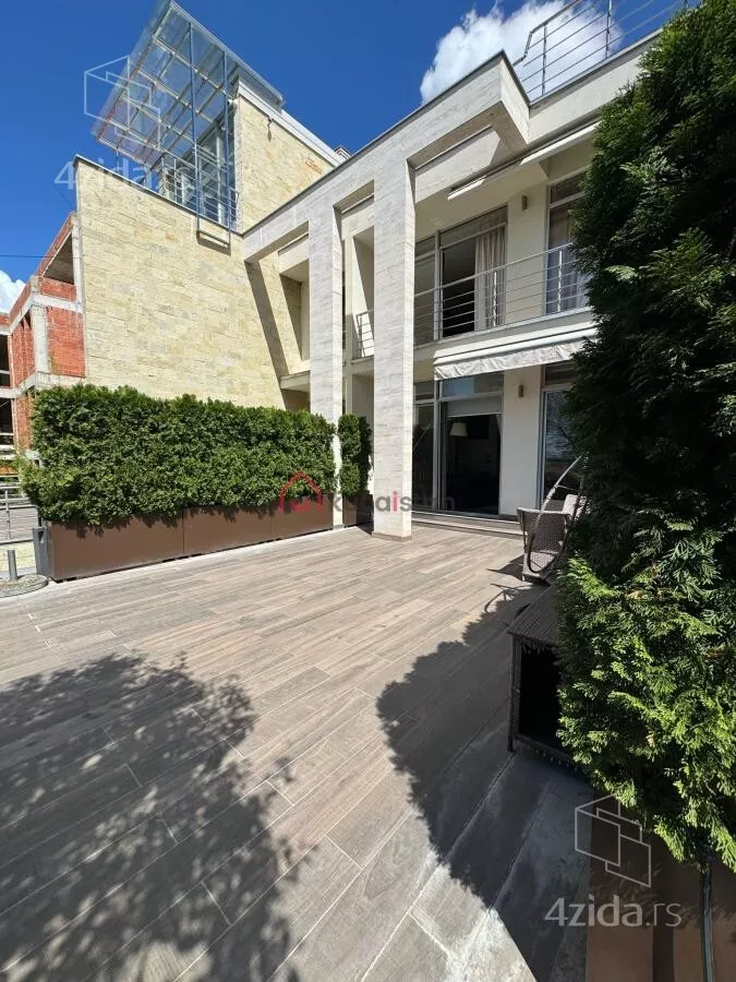 Petosoban stan | 4zida