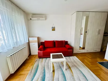 Cara Dušana 76 | 4zida.rs