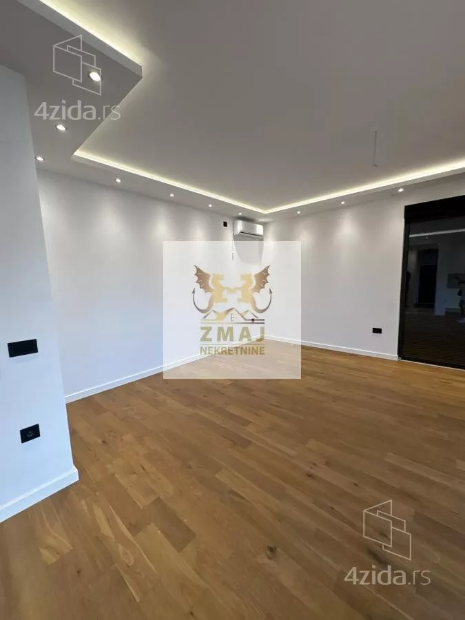 Šestosoban stan | 4zida