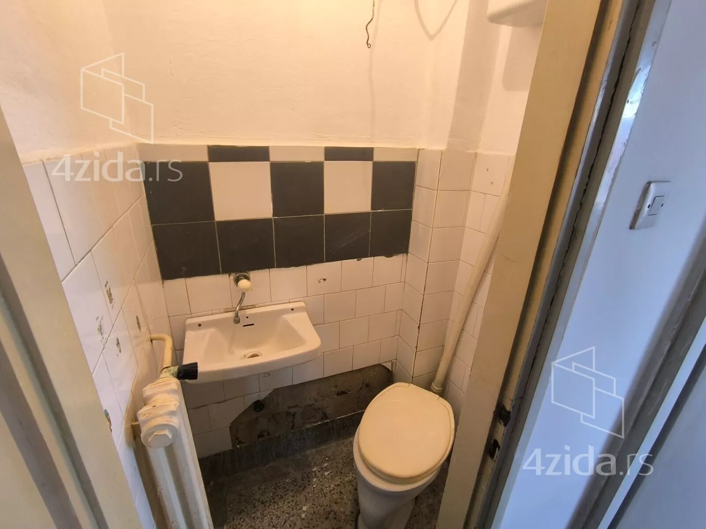 Četvoroiposoban stan | 4zida