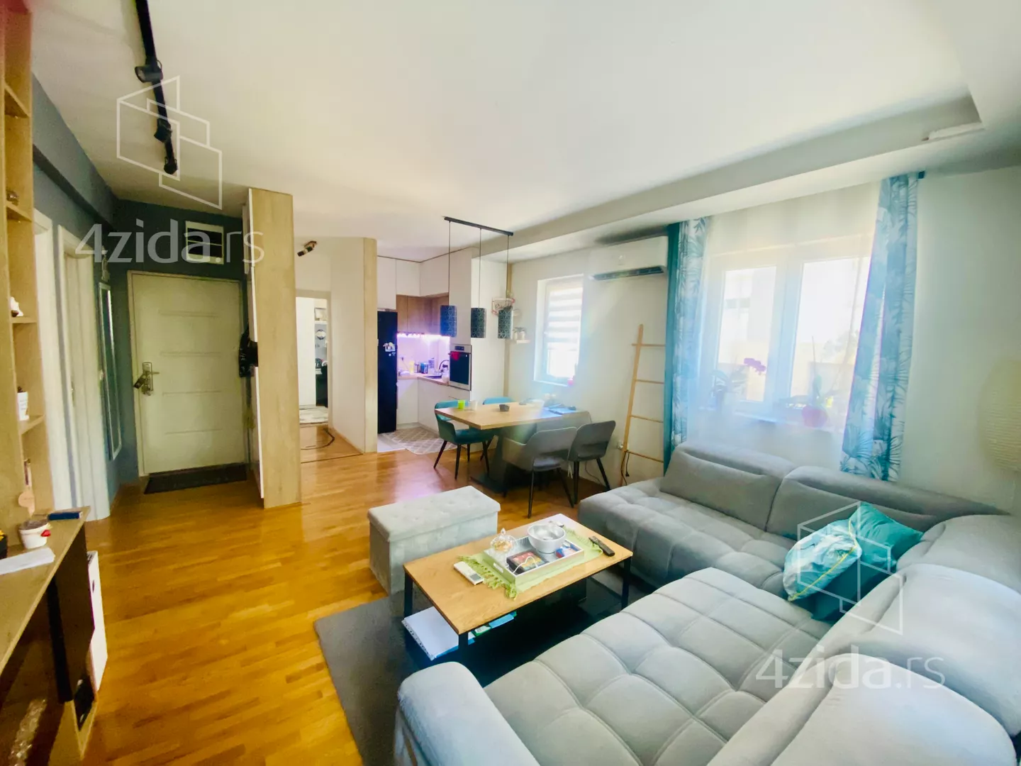 Dvoiposoban stan | 4zida