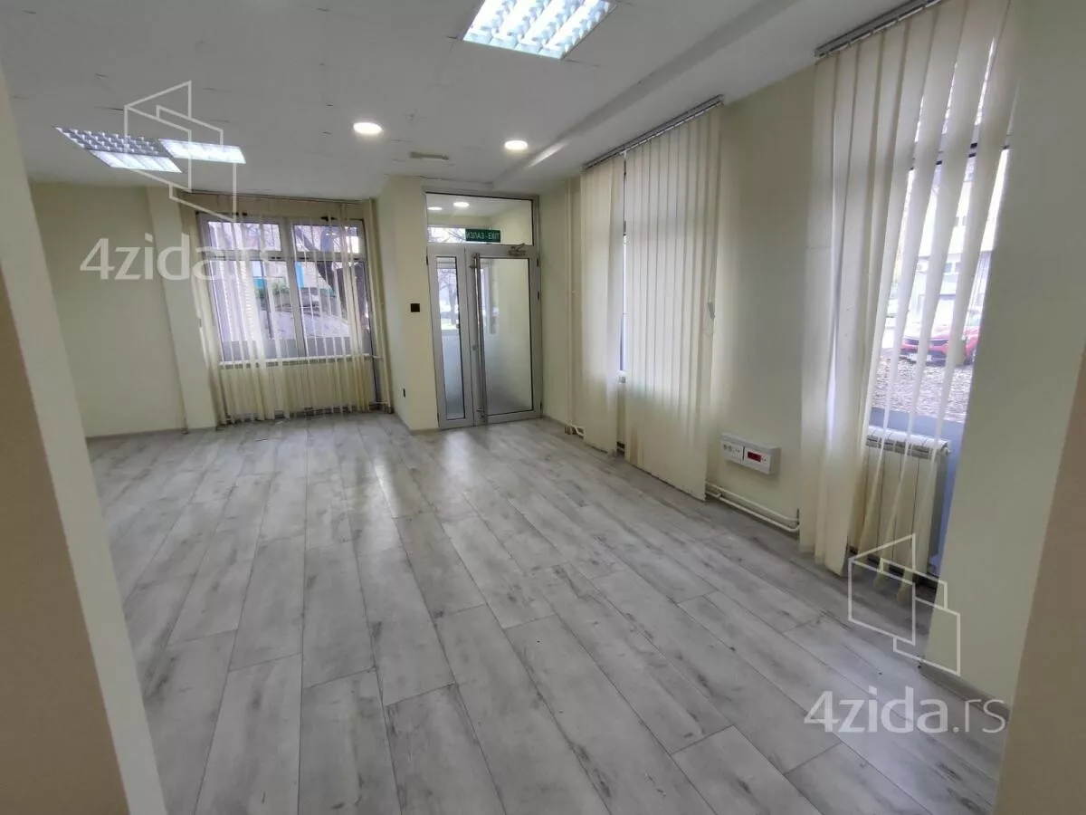 Poslovni prostor | 4zida
