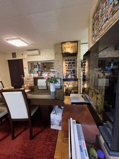 Jovana Stojsavljevića | 4zida.rs