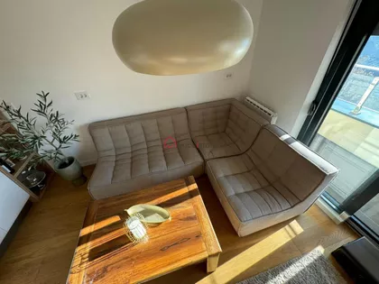 Crveni Krst Vračar | 4zida.rs