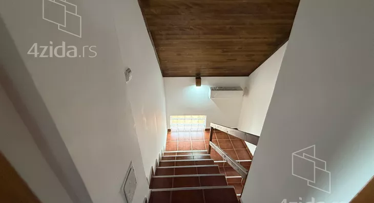 4-etažna kuća | 4zida