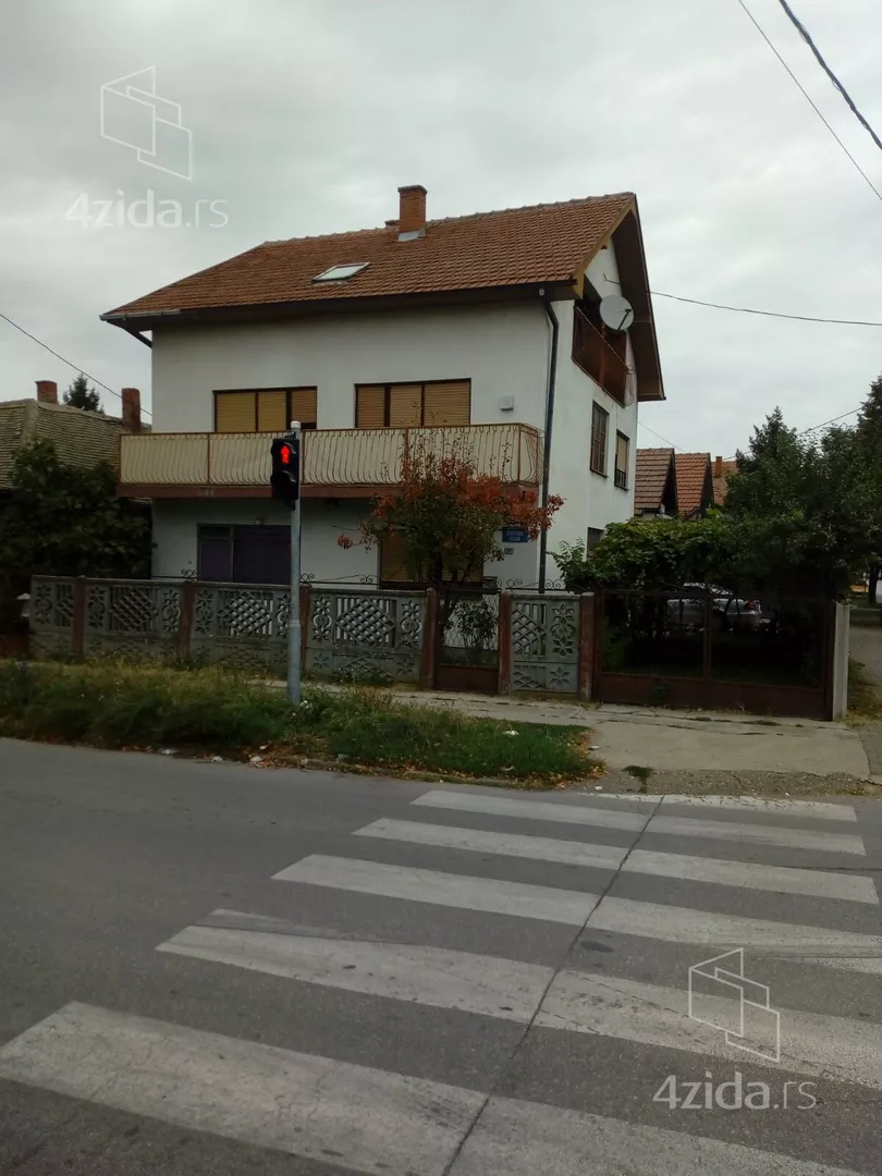 3-etažna kuća | 4zida