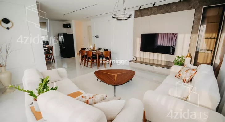 Petosoban stan | 4zida