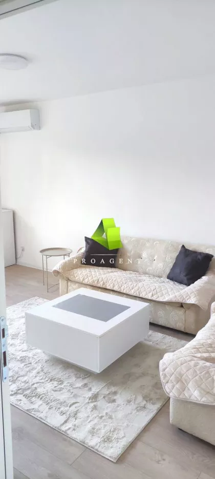Crveni Pevac | 4zida.rs