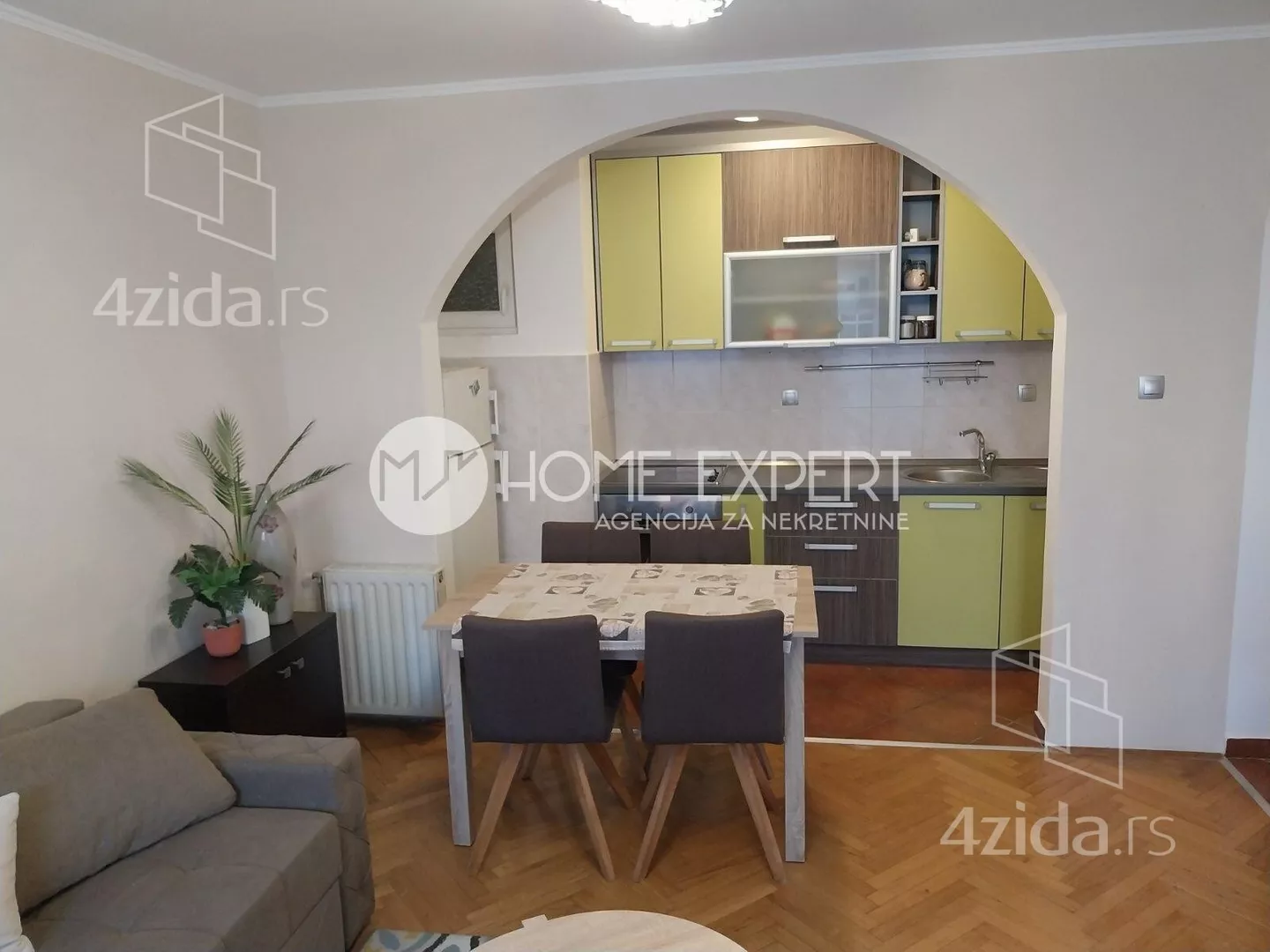 Jednoiposoban stan | 4zida