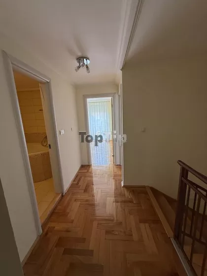 Centar 3 | 4zida.rs