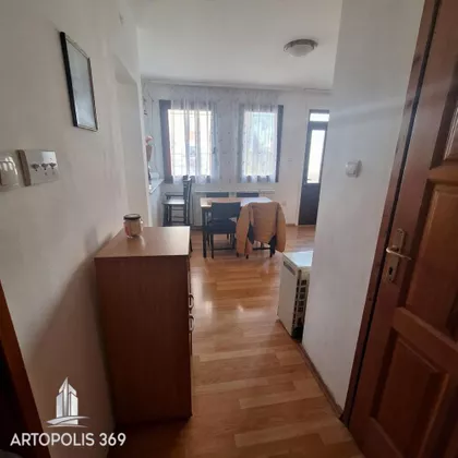 Milana Uzelca | 4zida.rs