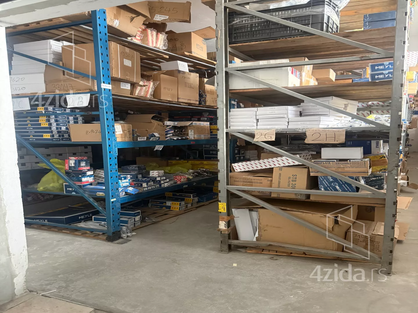 Poslovna zgrada | 4zida