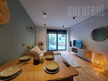 CRVENI KRST | 4zida.rs