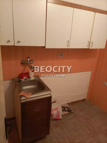 Vuka Karadžića | 4zida.rs