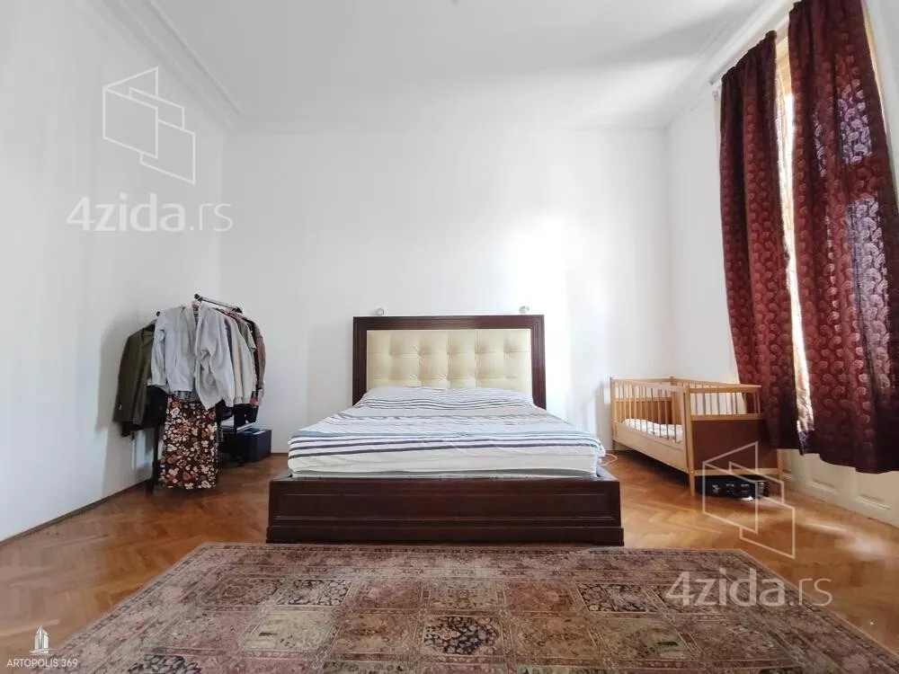 Šestosoban stan | 4zida