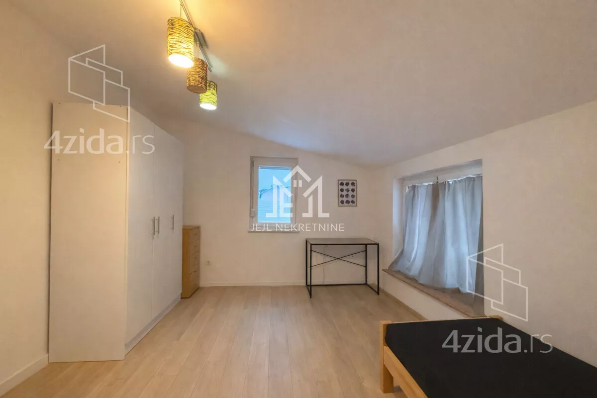 Petosoban stan | 4zida