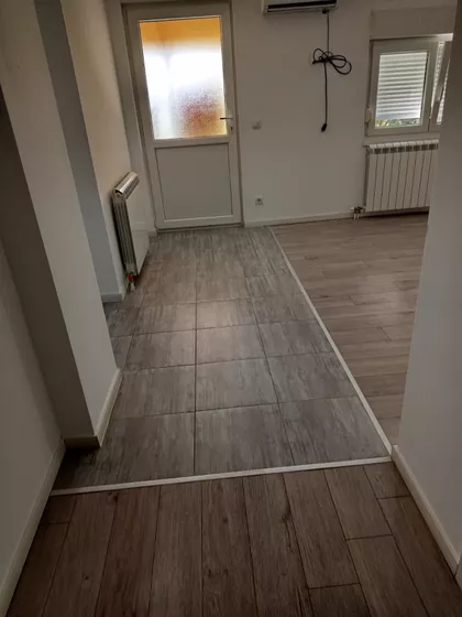 Surčin (mesto) | 4zida.rs