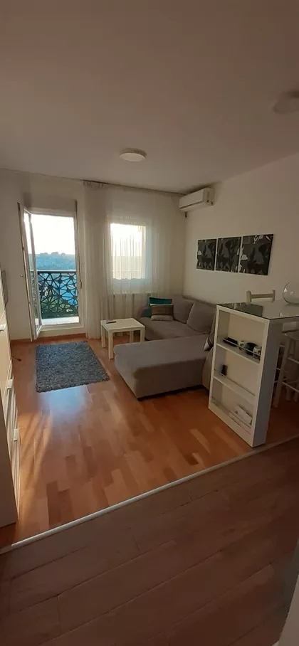 Vojvode Vlahovića Zvezdara | 4zida.rs