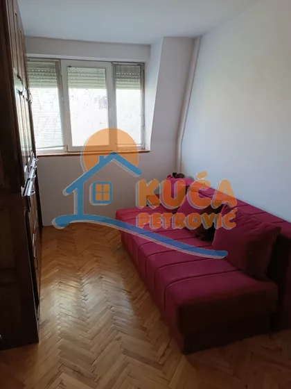 Rentgenova | 4zida.rs