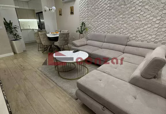 Četvoroiposoban stan | 4zida