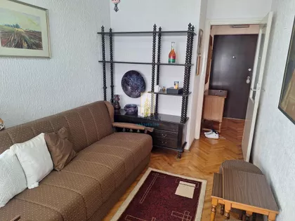 Petrarkina | 4zida.rs