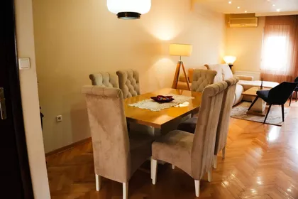 Stojana Novakovića 21A | 4zida.rs