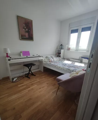 Ugrinovačka | 4zida.rs