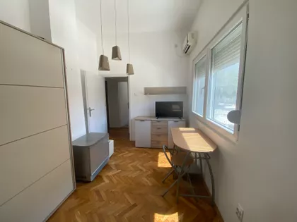 Crveni Krst Vračar | 4zida.rs