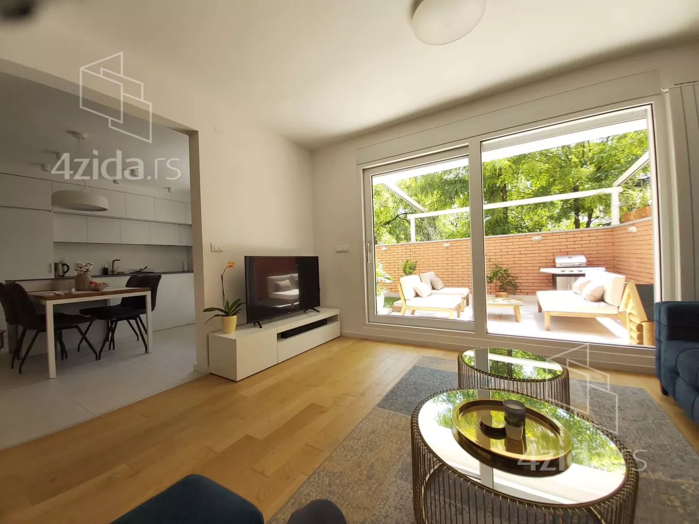 Petosoban stan | 4zida