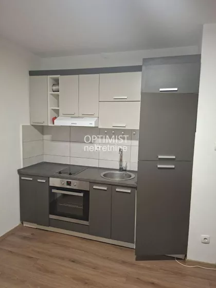 Ugrinovačka | 4zida.rs
