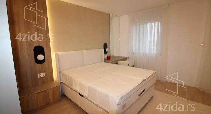 Šestosoban stan | 4zida