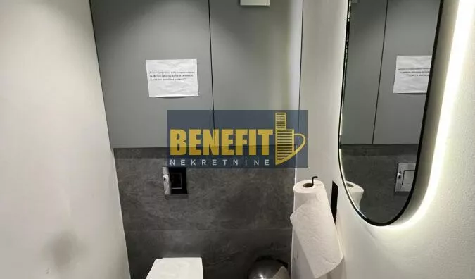 Poslovna zgrada | 4zida