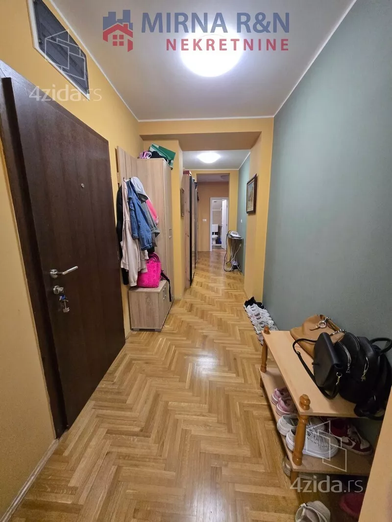 Troiposoban stan | 4zida