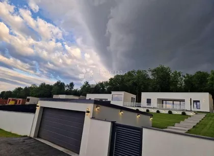 Mali Požarevac | 4zida.rs