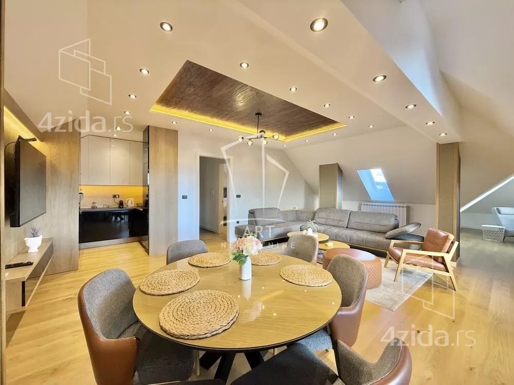 Četvoroiposoban stan | 4zida