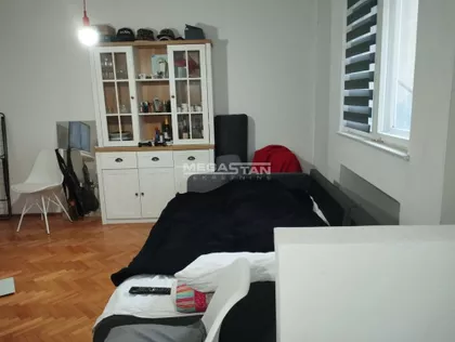 Besni Fok | 4zida.rs