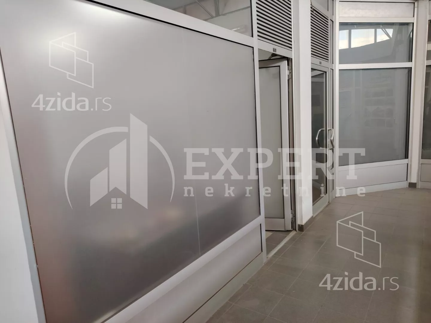 Lokal | 4zida