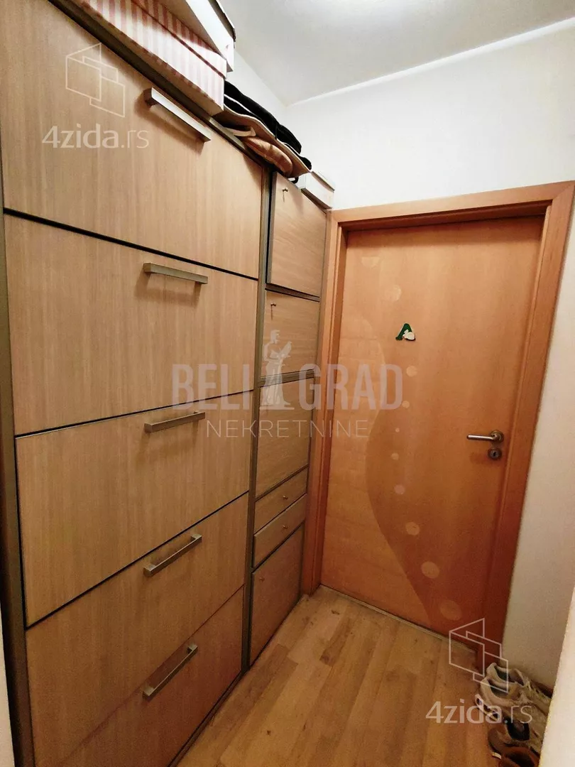 Četvoroiposoban stan | 4zida