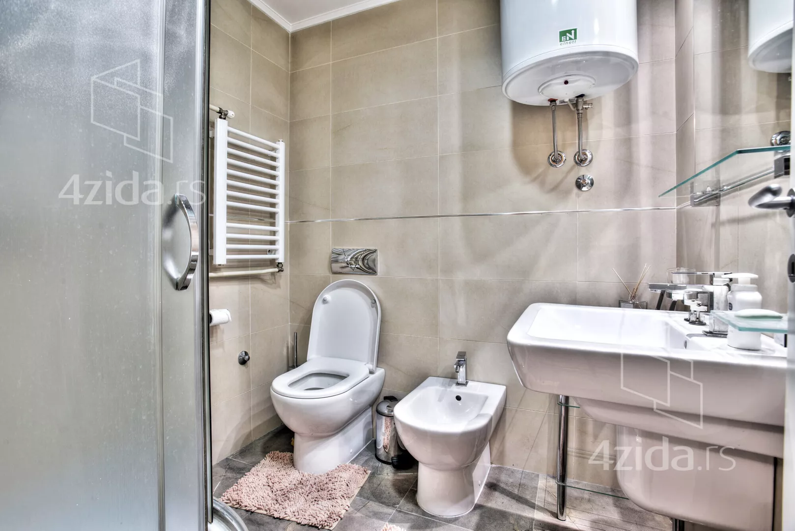 Petosoban stan | 4zida