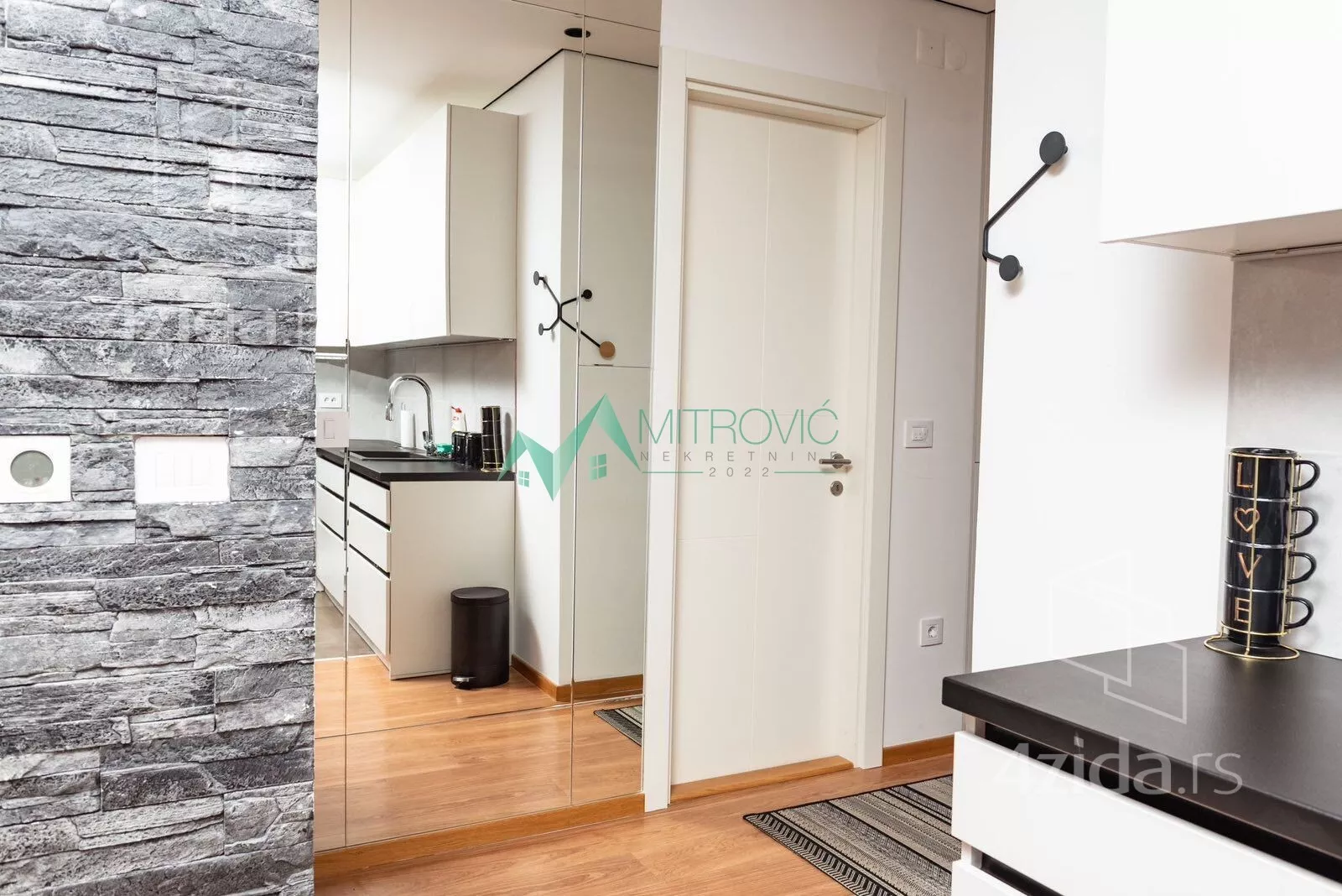 Jednoiposoban stan | 4zida