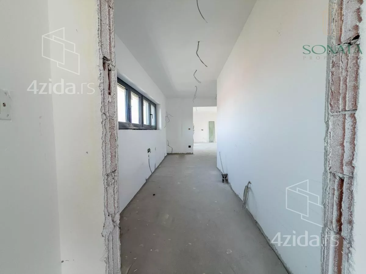 Šestosoban stan | 4zida