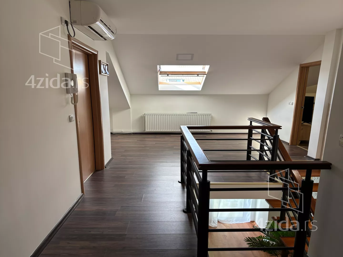 Šestosoban stan | 4zida