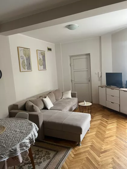 Valentina Vodnika | 4zida.rs