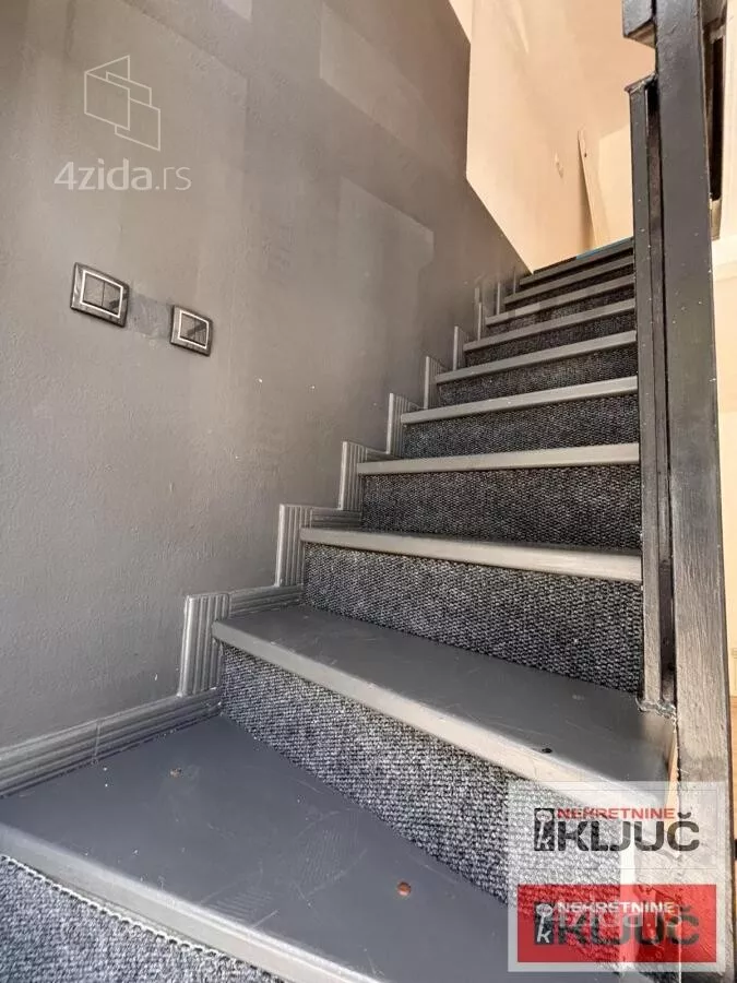 Lokal | 4zida