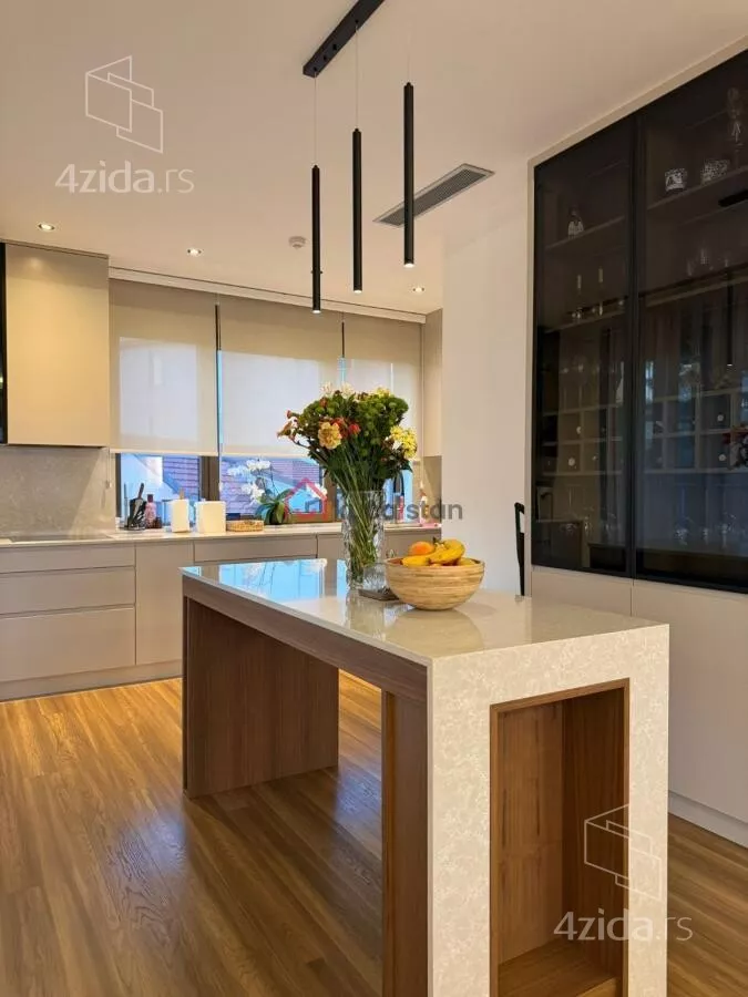 Petosoban stan | 4zida