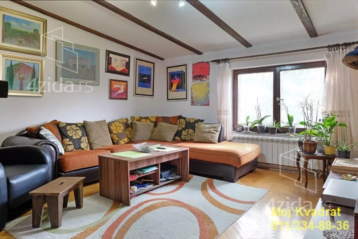 Šestosoban stan | 4zida