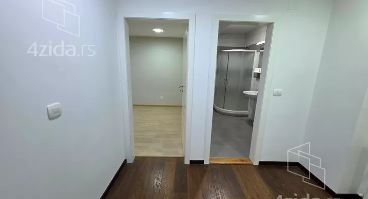 Četvoroiposoban stan | 4zida